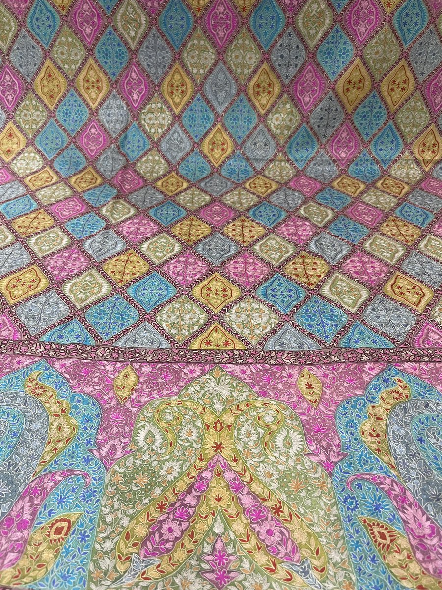 Masterpieces  Pashmina Shawls

📞9899584696🇮🇳 
We sell the purest and original quality pashmina shawls
🌏world wide delivery
 📞 WhatsApp  9899584696 🇮🇳 
#handmade    #luxury    #shawls 
#winterwear   #pashminashawls    
#FashionWeek  #diwalishopping