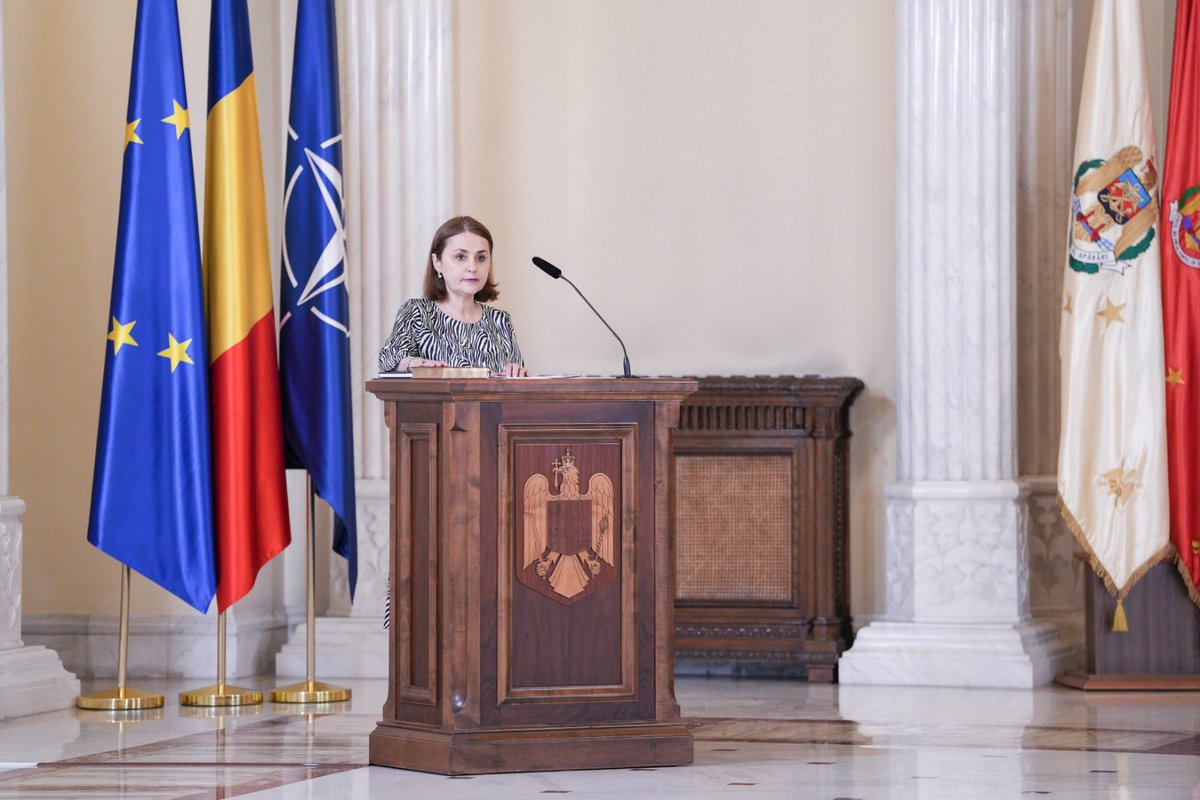 Honoured to be sworn in as Minister of Foreign Affairs of Romania. I will continue to work with full dedication together with my colleagues from @MAERomania to ensure that our foreign policy is delivering for 🇷🇴 citizens.