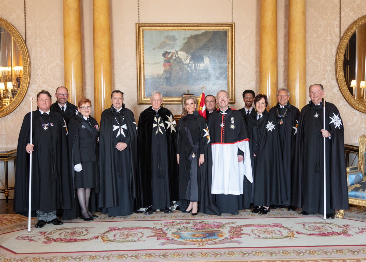 Today at Buckingham Palace, The Duchess of Edinburgh, Grand President of @StJohnAmbulance, was invested as a Dame Grand Cross of the Order of St John by The Duke of Gloucester, our Grand Prior. The Duchess was promoted last year by Queen Elizabeth II. #StJohnPeople @StJohnINTL