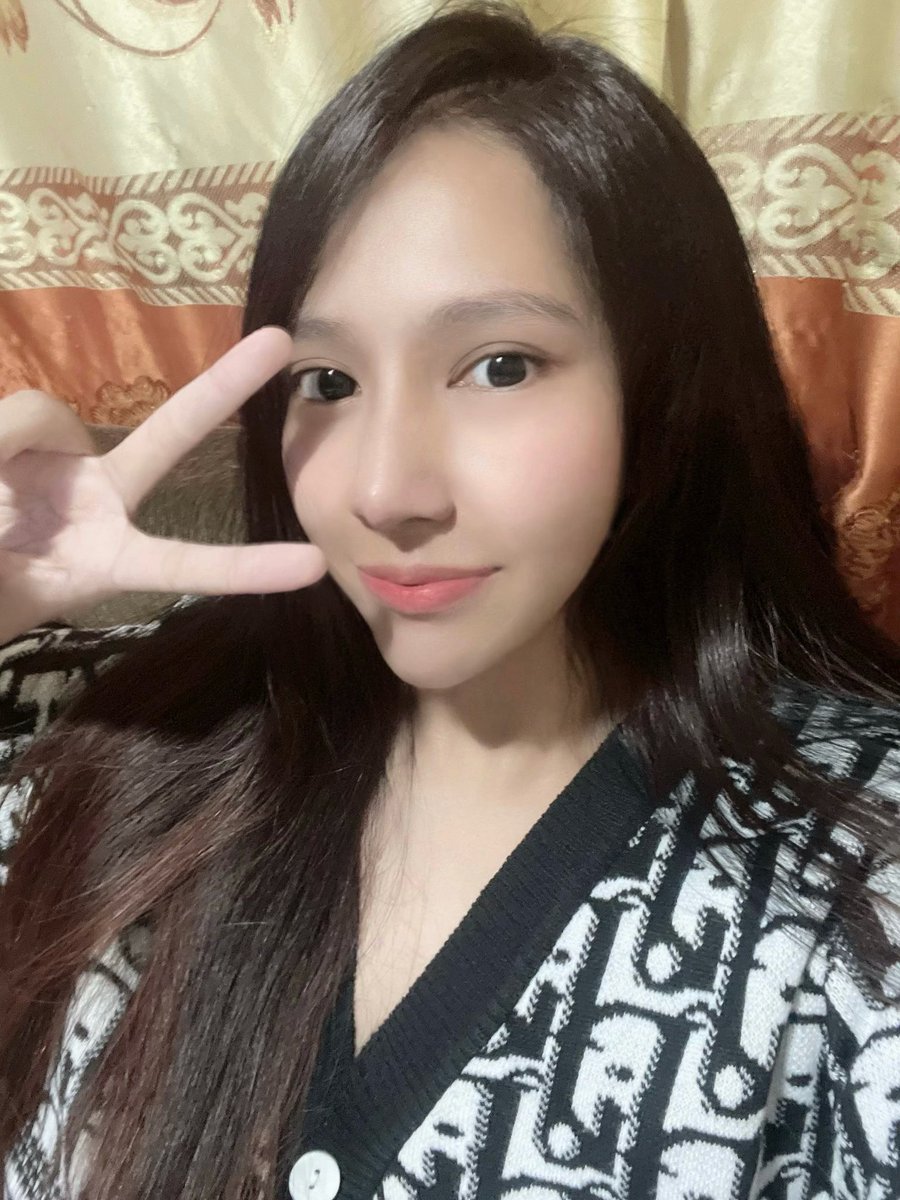 phatcha_95's tweet photo. 이십구 살 🙃🤗 https://t.co/NuZgZiEk5H