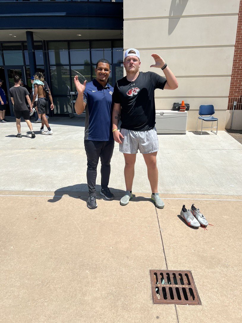 #AGTG I am extremely blessed to receive my very first offer from the University of Central Oklahoma <a href="/ucobronchofb/">UCO Football</a> 
<a href="/AdamDorrel/">Adam Dorrel</a> 
<a href="/CoachMcGuire_/">Adam McGuire</a> 
<a href="/KentLaster/">Kent Laster</a> 
<a href="/CoachAkalex/">Adam Alexander</a> 
<a href="/BengalLifestyle/">Braswell Bengal Football</a>