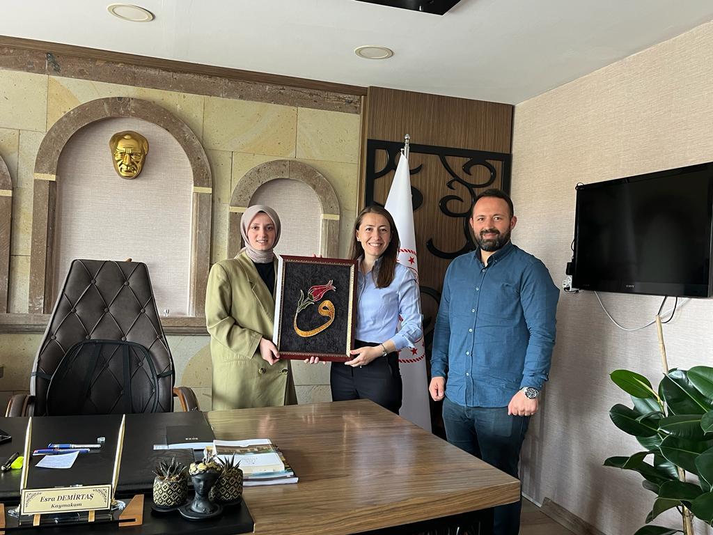 DerinkuyuL's tweet photo. Mutlu İşler Sanat Atölyesinde işlediğimiz geleneksel el sanatları dersinde öğretmenimiz Fikriye SEZER ACAR ve öğrencileri tarafından yapılan Filografi tablolarini
İlçe Kaymakamımız Sn. Esra DEMİRTAŞ'a ,
Belediye Başkanımız Sn. Bülent AKSOY'a https://t.co/o6n4wQEf6k