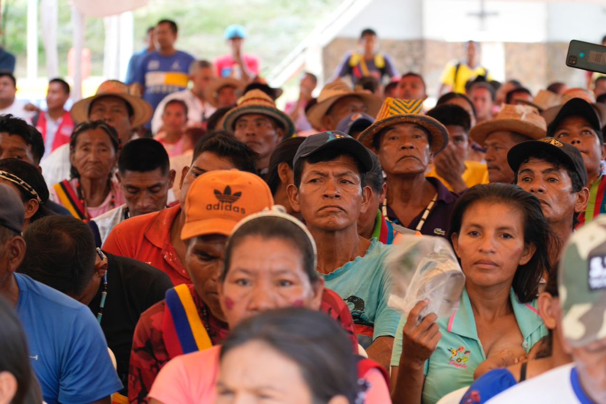 #AHORA || Este Estado Mayor tiene como principal objetivo garantizar el despliegue de las políticas públicas del Gobierno Bolivariano del Pdte. <a href="/NicolasMaduro/">Nicolás Maduro</a>, para la atención de las comunidades indígenas de la región.

#BastaDeRoboYManipulaciónImperial