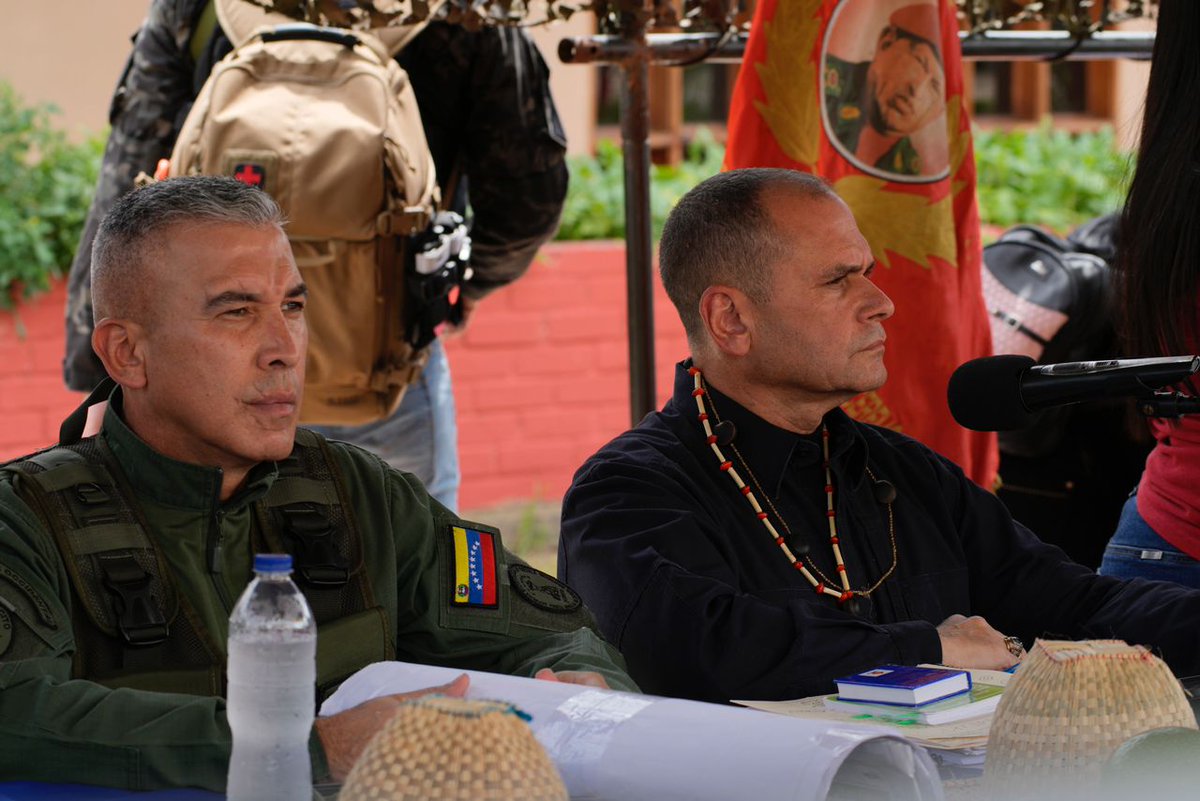 #AHORA || El Estado Mayor está compuesto por la @VPSeguridadYPaz, el @Minpioficial y demás Ministerios en las áreas de obras públicas, vivienda, cultura, alimentación, salud y educación.

#BastaDeRoboYManipulaciónImperial