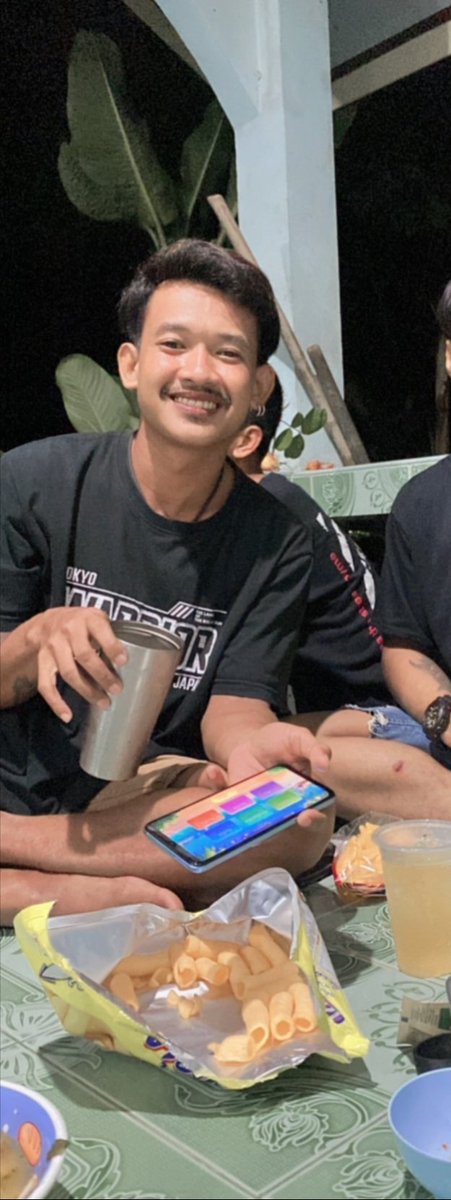 I23T6196's tweet photo. ยังไม่นอนทักมาเด้อ รอตอบแชทอยู่ #ตราด https://t.co/JL5YF8IiX1