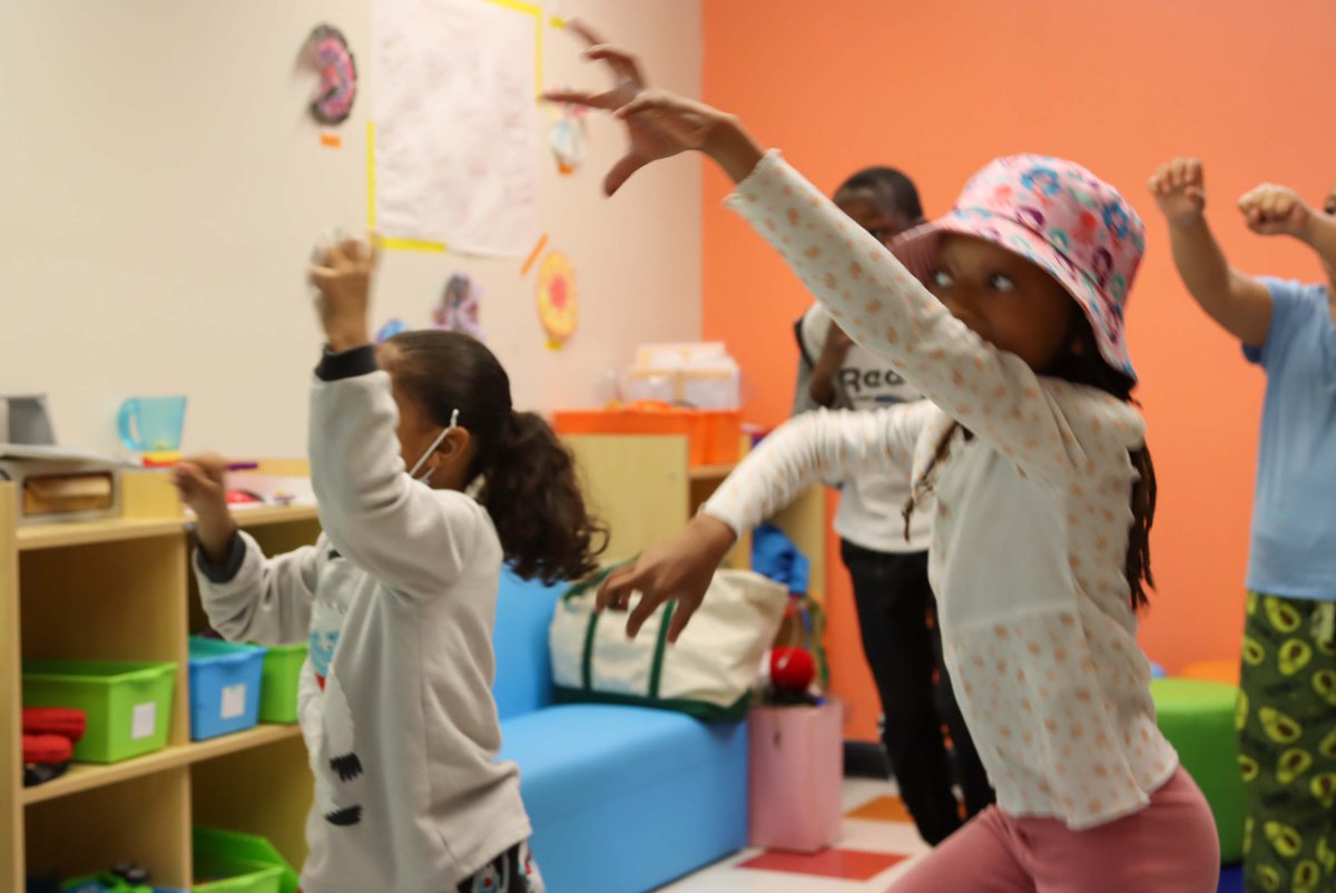 HFH_NYC's tweet photo. The #ProspectPanthers recently kicked off a day of full-day programming w/ #MorningMovement. Getting active in the morning boosts our energy, sharpens our focus, &amp; puts us in a great mood to start our day!🏃🏽‍♀️ ☀️ 🙆🏾‍♂️ https://t.co/B72kmdb1SS