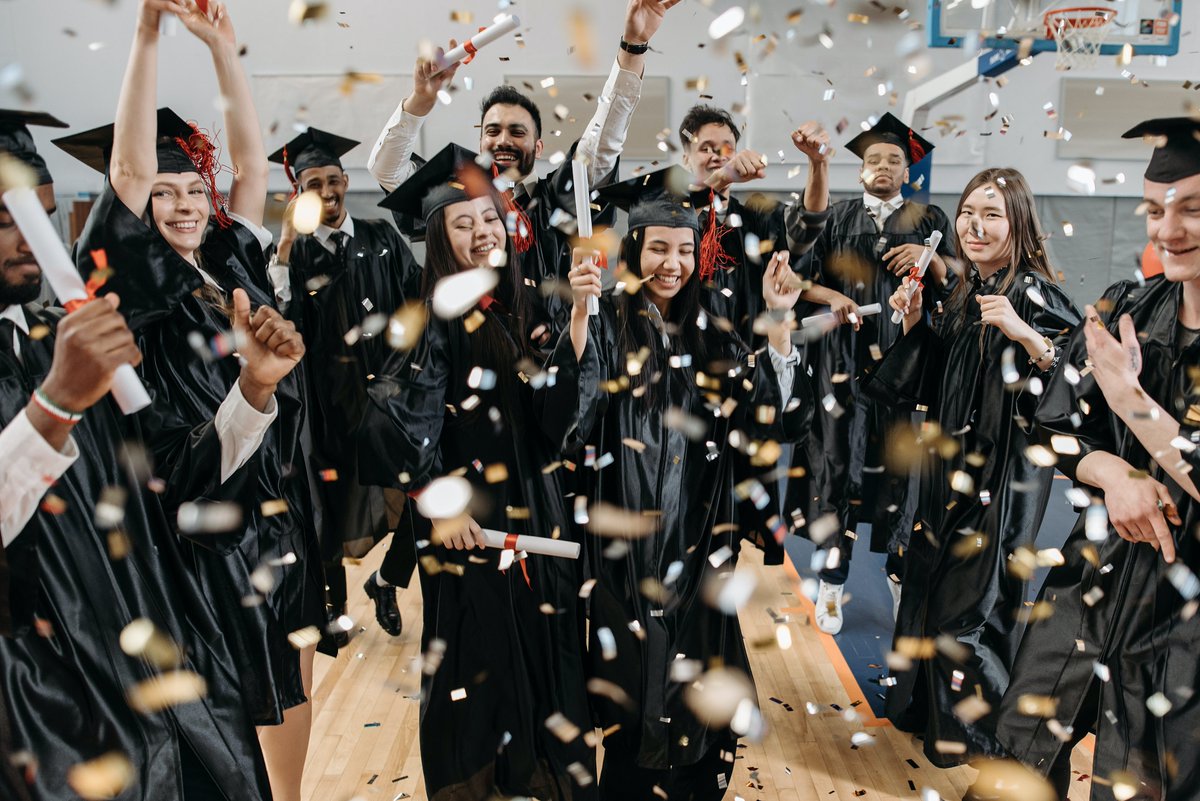 Congratulations, Class of 2023! Enjoy the celebration of your accomplishments. Wishing you all the brightest of futures.

Photo by Pavel Danilyuk: pexels.com/photo/photo-of…