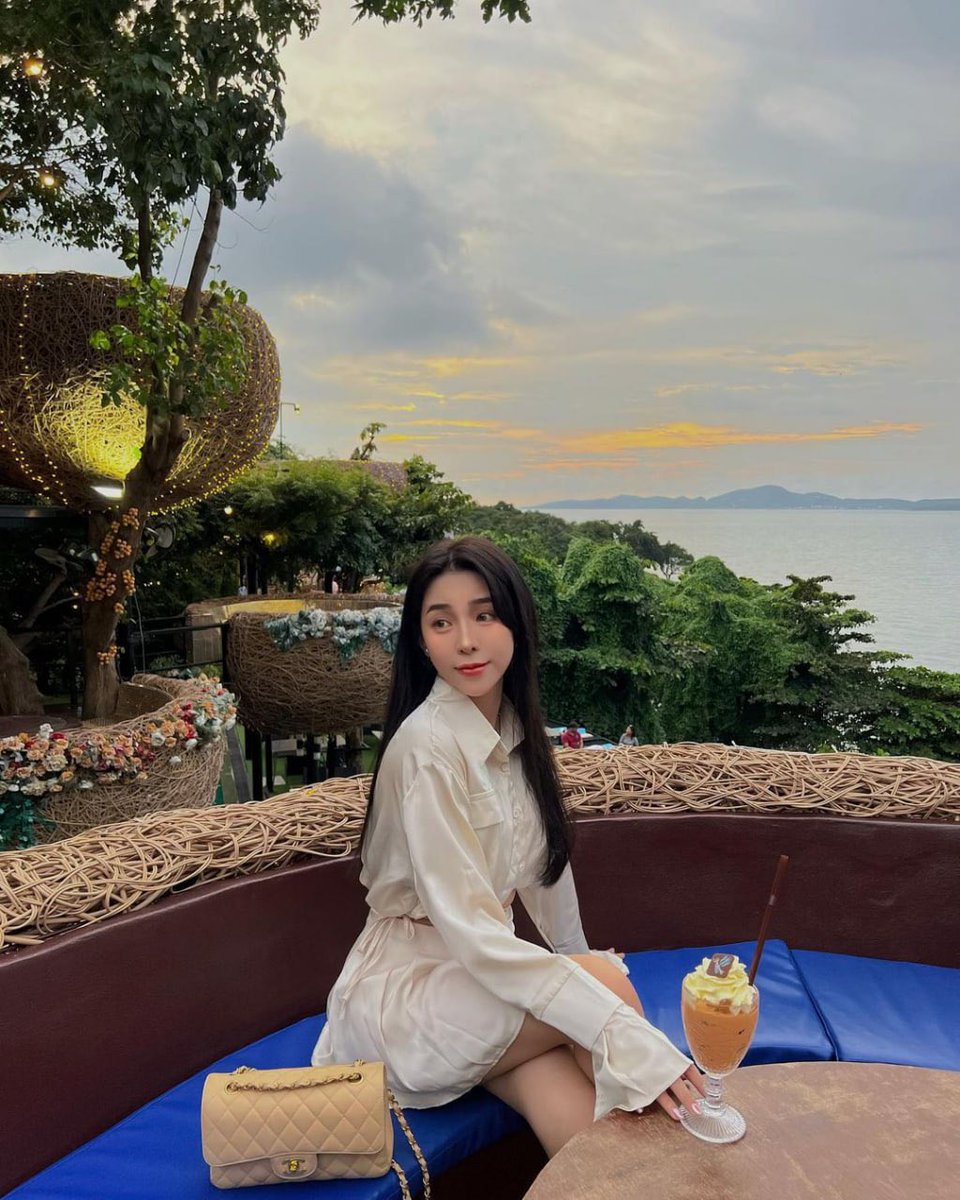 PangBelleTH's tweet photo. The 3 mermaids Pattaya : Thailand ��‍♀️🧜🧜‍♂️
Elegant restaurant, delicious food, wide sea view. Suitable for taking the family to relax 😋

#3mermaids  #3mermaidspattaya
#Pattaya  #Thailand https://t.co/QZVjYwlEGh