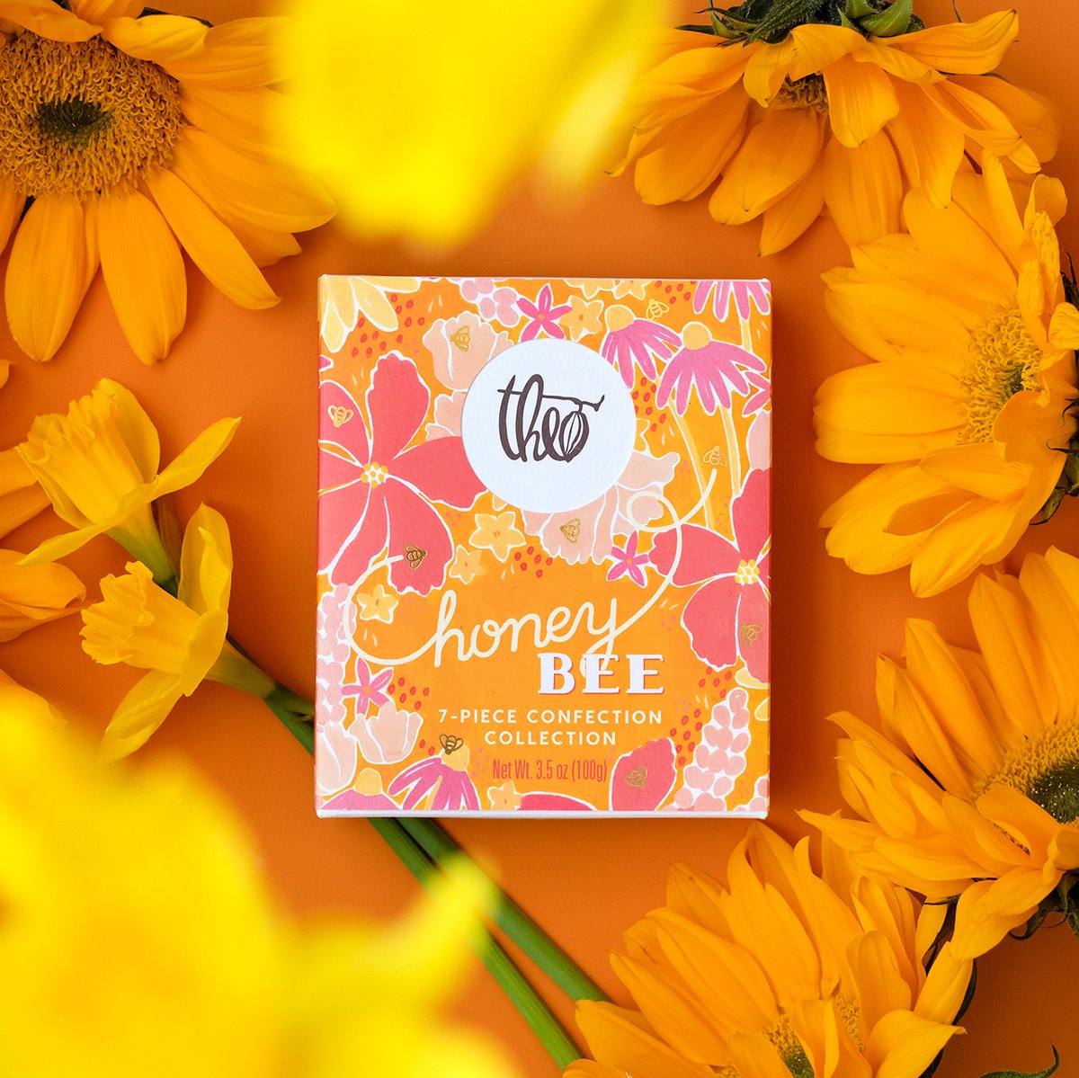 🍯🍫 An ode to the warm, golden hues of summer days and a celebration of bees as essential pollinators, this collection of honey confections perfectly balances the sweet decadence of local honey with the rich indulgence of dark and milk chocolate.