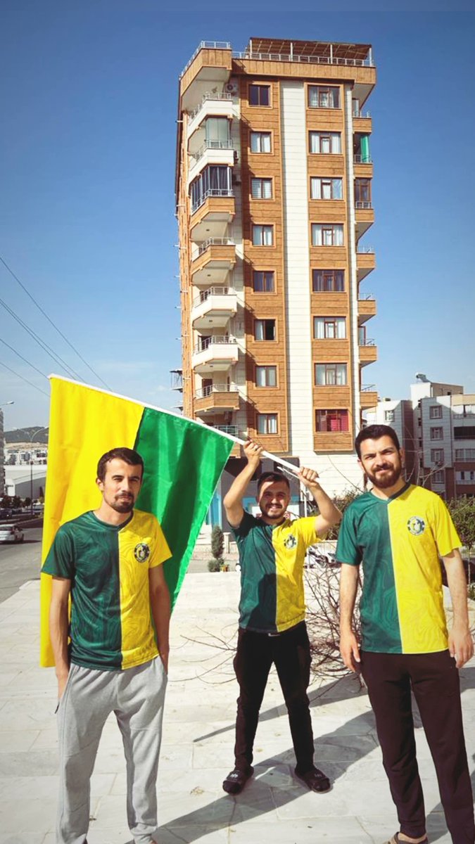 İnaniyorduk ve başardık 👏👏 
💚💛
Şampiyon 🏆🏆
#Şanlıurfaspor