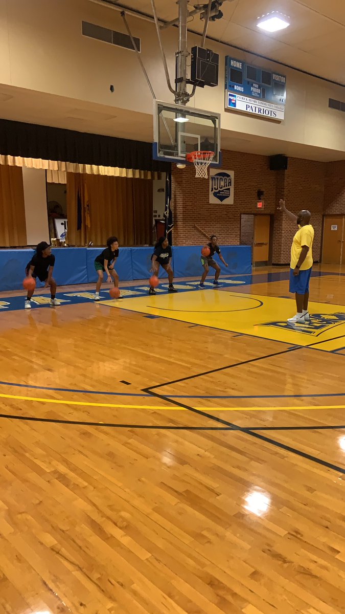 It’s go time! Lady Pats putting in work.. 
#nooffseason
#Bballforlunch
#phccwbb