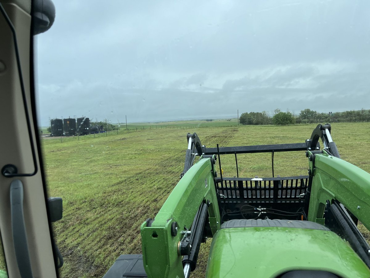 grassncows's tweet image. Just seeded a #LivingLab plot this morning. First rain of the year and we are putting @UnionForage #NitromasterV into an existing stand.