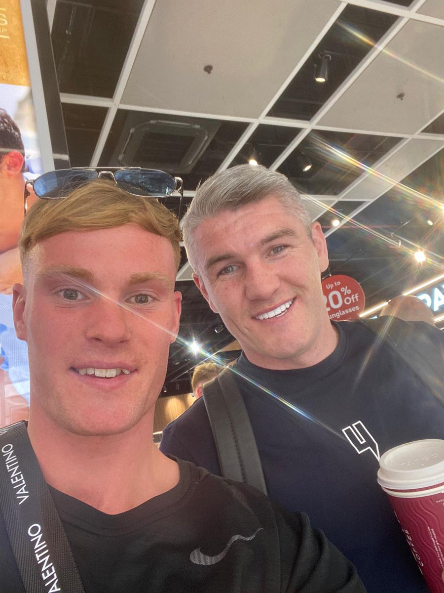 Dec with the one and only <a href="/LiamBeefySmith/">Liam Smith</a> at #manchesterairport #champ #boxxer