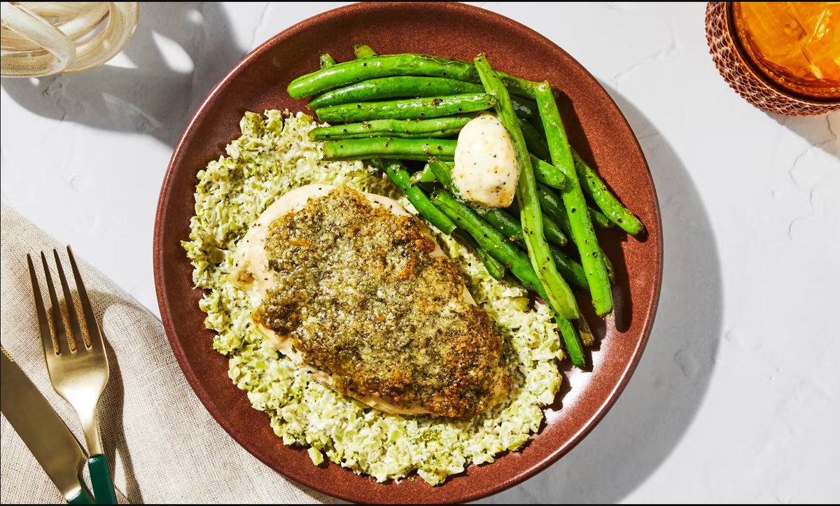 I was fortunate enough to snag a @FactorMeals sponsor for today's stream.  Help me decide what to grab for the week the "Crusted Chicken &amp; Cheddar Broccoli" is calling my name atm. 

Use code FACTORSE43494 for 50% off your first box at strms.net/factor75_snake… ! #ad #sponsored