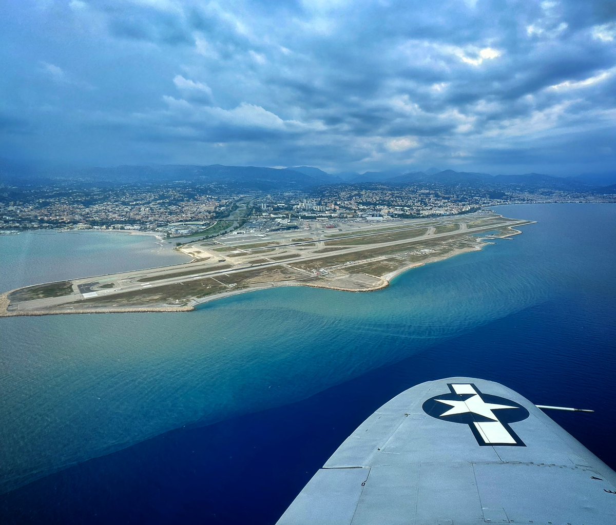 The aeroplanes made it all the way to LIRE - Practica di Mare for the Italian Air Force Centenary celebrations! More pics to follow tomorrow.

#adventure #p47 #thunderbolt