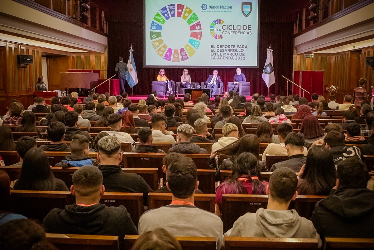 MinMujeresPBA's tweet photo. 🟣 La ministra @EstelaEDiaz participó de la apertura del Ciclo de Conferencias “El deporte para el desarrollo en el marco de la agenda 2030” con el presidente de @CAD_Deportes Rodolfo Paverini, el subsecretario de @DeportesGBA @LeaLurati y la senadora nacional @anabelfsagasti 👇🏻 https://t.co/GGWexMEzFM