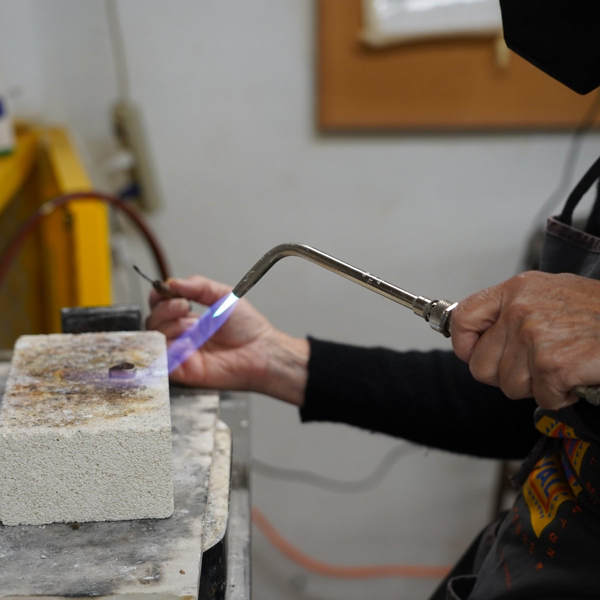 New August workshop! Wax and Fire is a three-day jewelry workshop with Maureen Duffy focusing on the methods of relief carving and casting that she uses in her own artistic practice as a professional jeweler. Learn more: reg137.imperisoft.com/Fleisher/Progr…