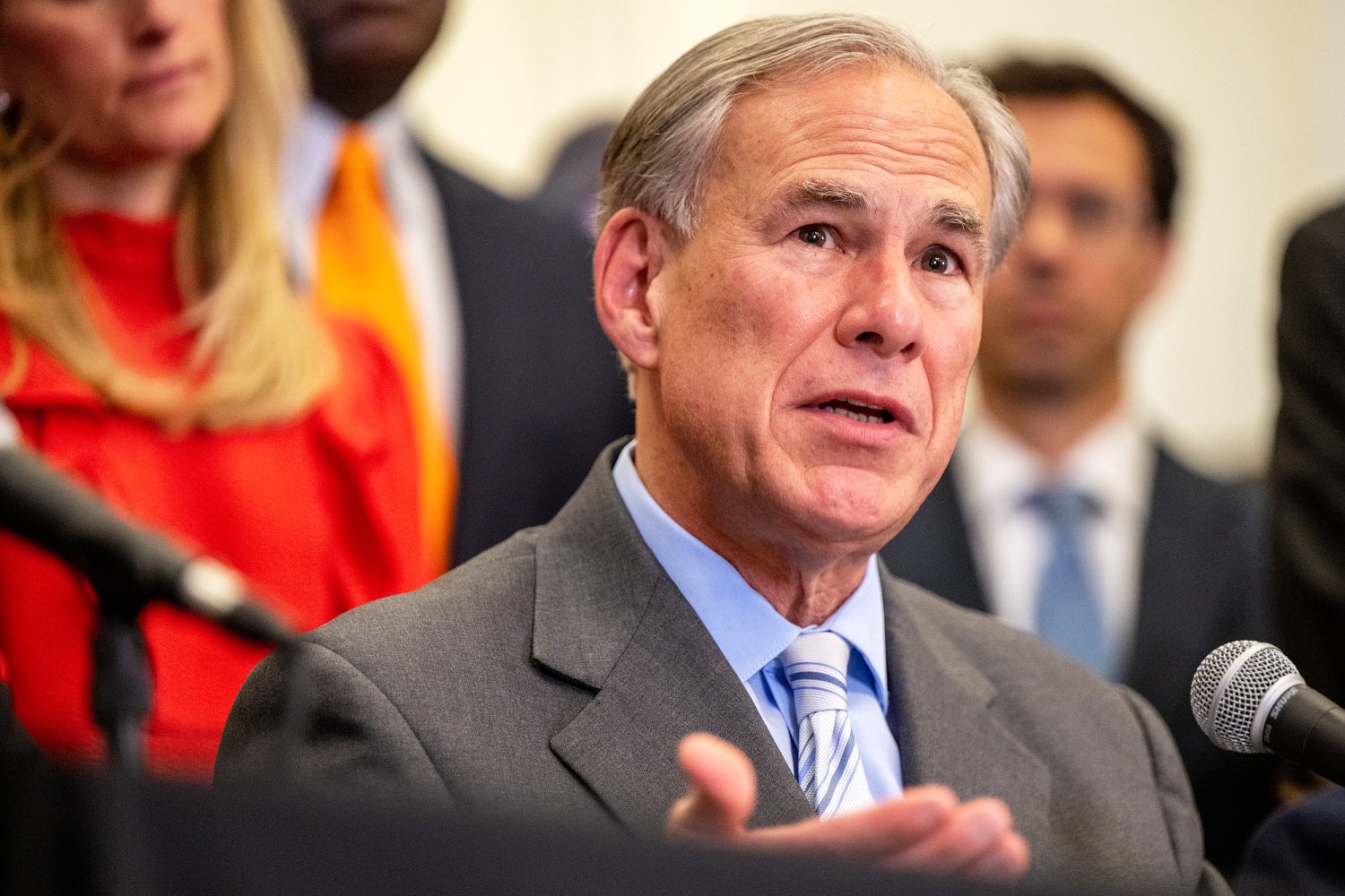DEL on Twitter "🚨 ️ Texas Governor Greg Abbott's decision to transport