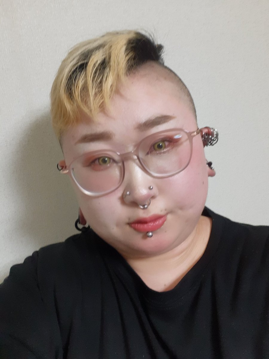 瀬戸さらとクマちゃんで一緒に上ロース食う! tweet media