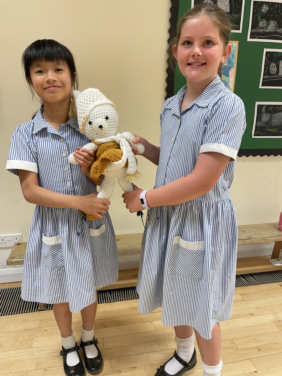 HPS_Sport's tweet image. Congratulations to our @StMarysCalne @HeywoodPrep junior stars this last 2 weeks for concentrating hard despite the heat, and getting into some great space during mini match play!