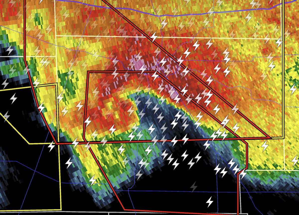 SBG_WX's tweet photo. This was not in my 2023 bingo card in Ohio of all places. #OHWx #wxtwitter https://t.co/X4xsGI7vVd