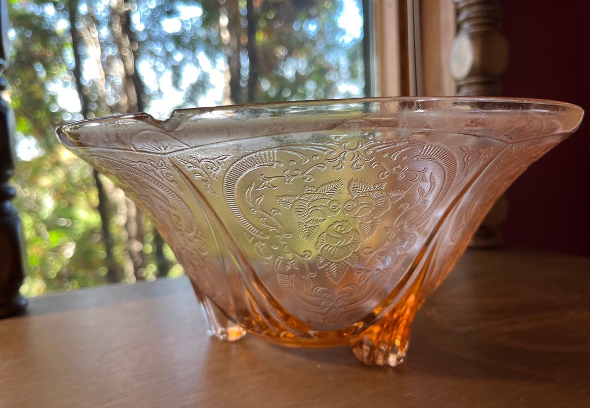 Beautiful Fruit Bowl For CA$45
Get it Now!
etsy.com/ca/listing/132…
-
-
-
#Etsy #EtsyShop #EtsyShopVintage #FruitBowl #DepressionGlass #Bowl #HazelAtlas #RoyalLace #Vintage #VintageFruitBowl #VintageBowl #VintageDepressionGlass #VintageHazelAtlas #VintageRoyalLace #Deesnewoldgems