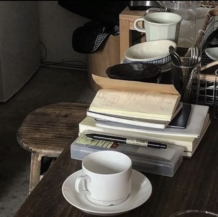 moonyskin's tweet photo. books read in 2023 — a thread https://t.co/4kQYrC1vVZ