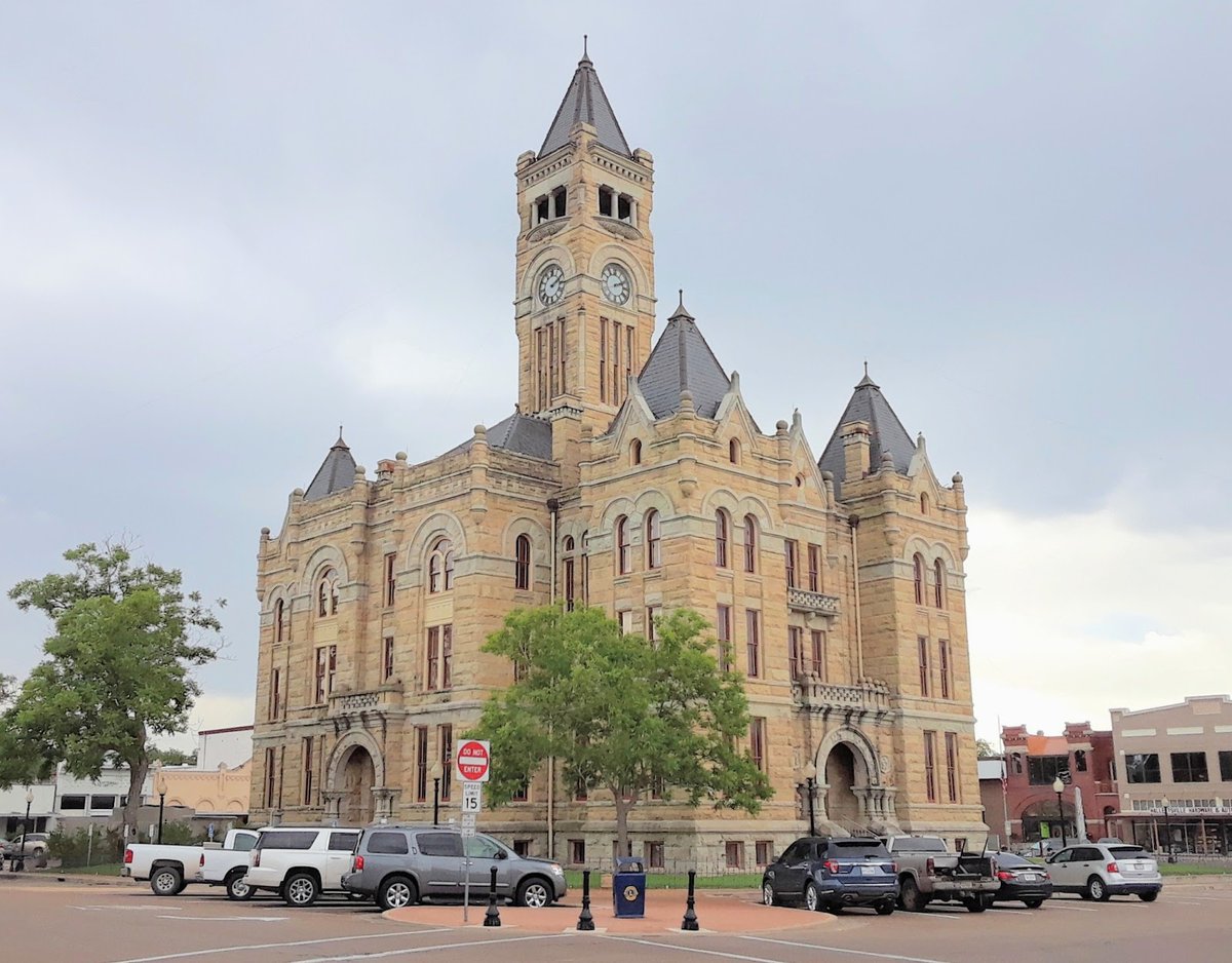 New town every hour on Twitter "Hallettsville, Texas Population 2,637