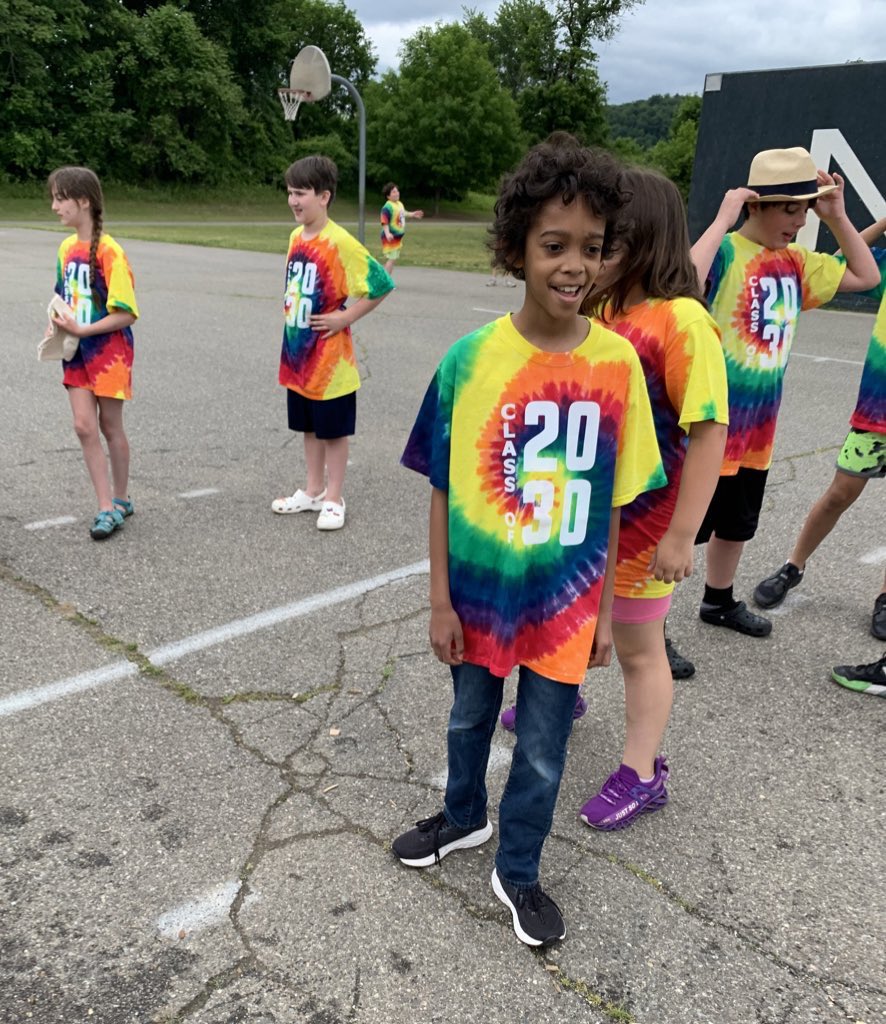 Fabulous Fifth Grade Send-Off! Thank you, SNIS PTO! 💙💙💙💙💙