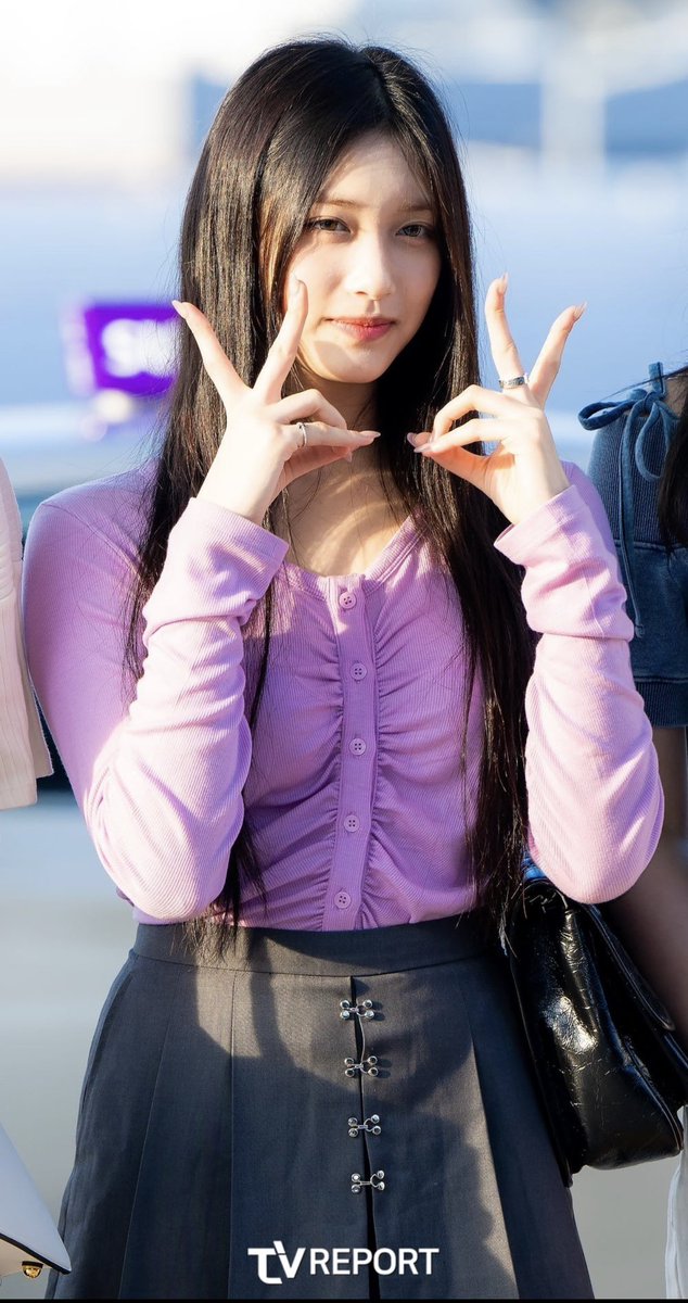LEESEO_USA's tweet photo. Airport pic #LEESEO https://t.co/cVMiu9w9XH