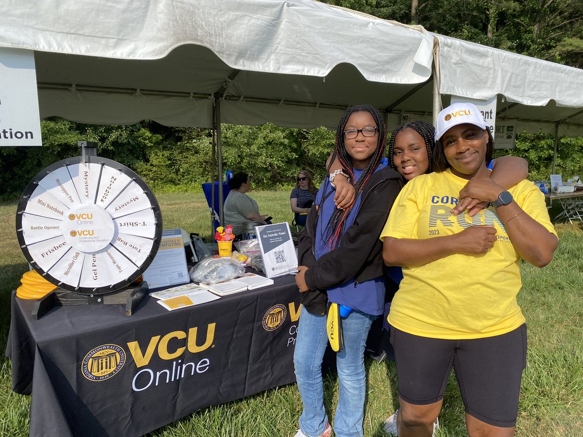 Networking fun at the Anthem Corporate Run tonight with @SportsBackers! The race is underway. Wish our multimedia specialist good luck!