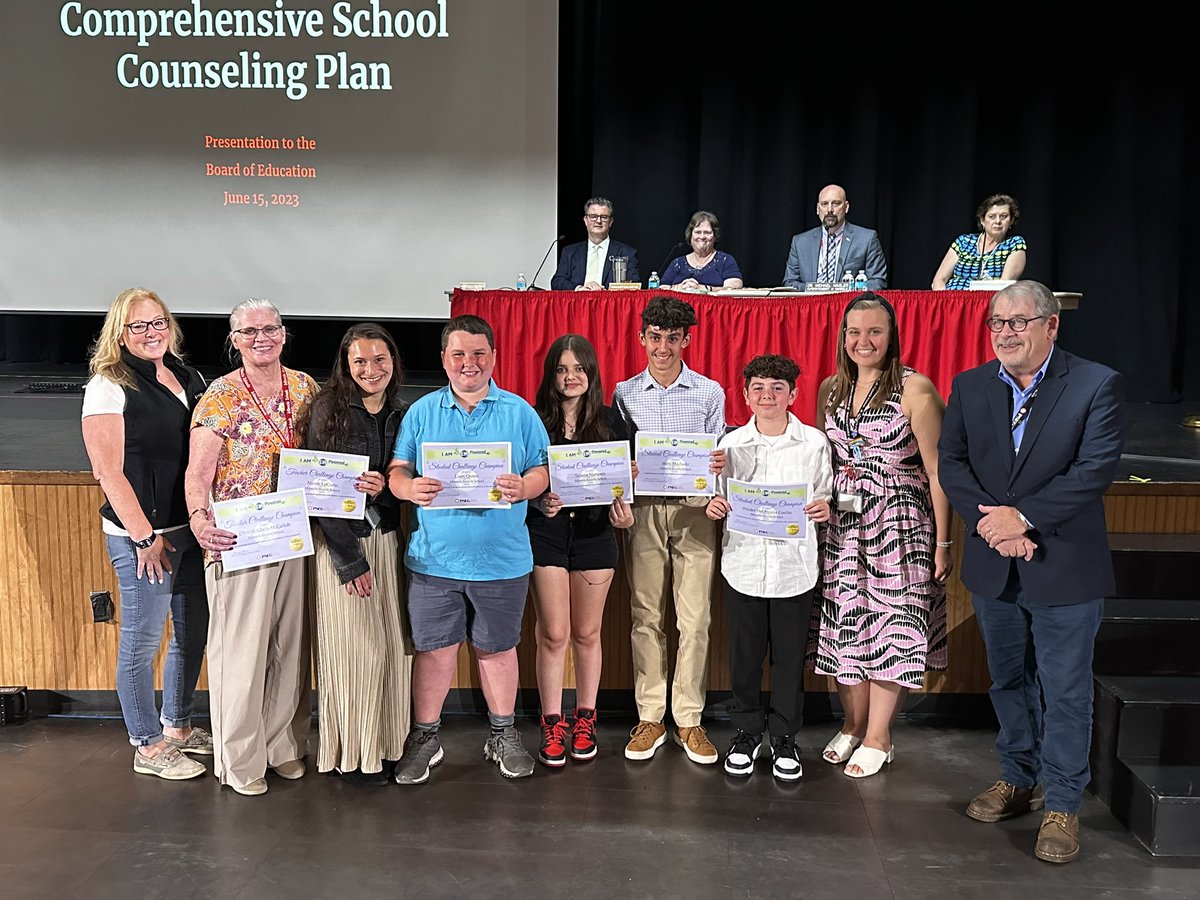 MineolaMS's tweet photo. Learner recognitions at the @MineolaUFSD BOE Meeting for their award winning participation in the @PSEGLI I AM EM-POWERED challenge &amp; @kid_OYO Code Conquest Hackathons #MineolaProud https://t.co/IeI9VigVmx