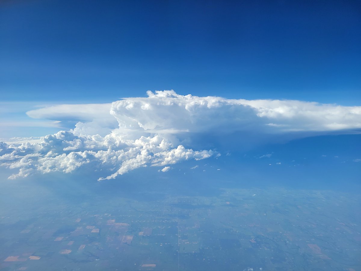 @weatherchannel This is your storm over Perryton. Just passing by it.