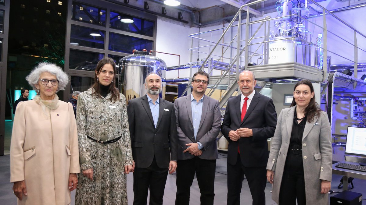 BaimaMarina's tweet photo. Ubicada en el predio de @ucasederosario, la nueva Planta Piloto contó con financiamiento del @GobSantaFe por 30.000 USD
Invertir estratégicamente: la Planta será única en la región por su capacidad de desarrollar, escalar y optimizar procesos fermentativos.
#ElijoHacer #HubBIO https://t.co/HDHgJxRleO
