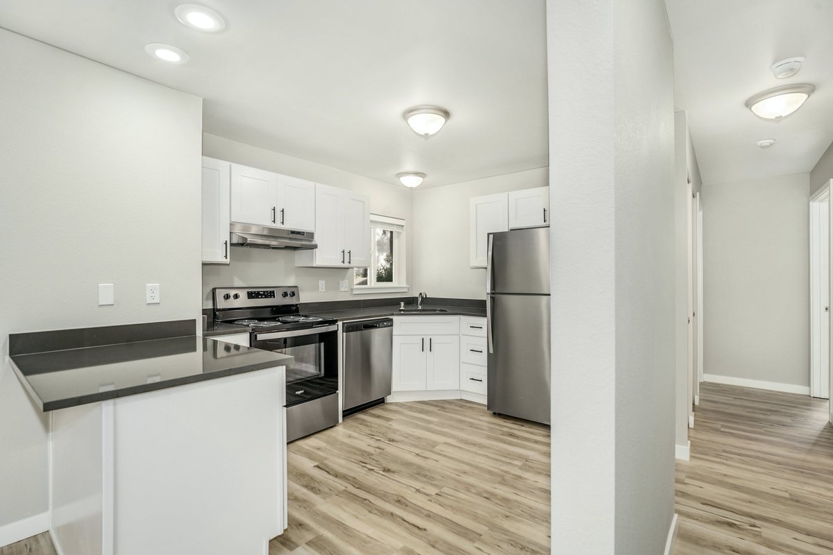andylangsford's tweet photo. I am excited to share Venture's newest acquisition, The Arbol Grande Apartments located in South Olympia! 
I want to give a big thanks to all our investors who put a lot of trust in our acquisitions and investment division as well as our asset management. https://t.co/T3JvXReWiL