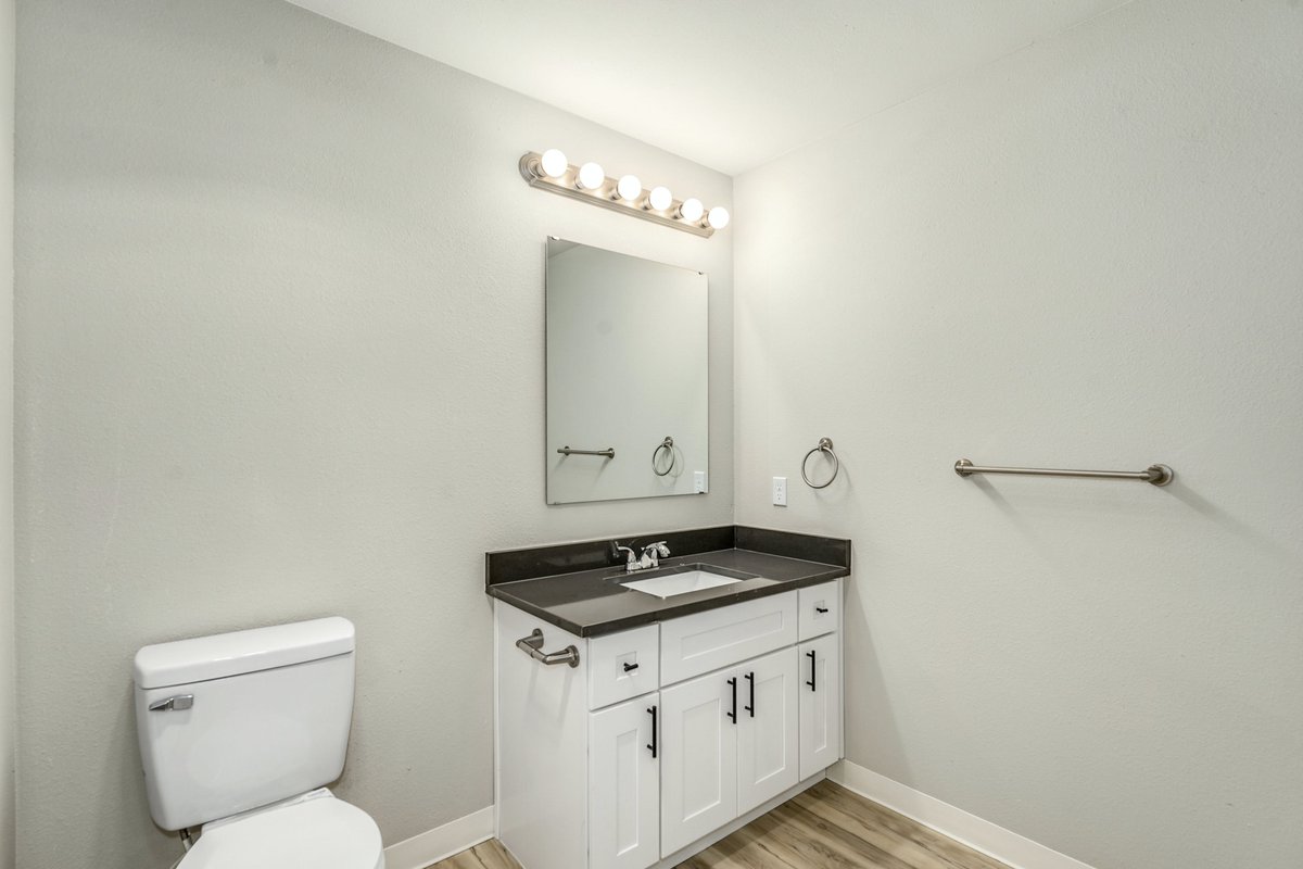 andylangsford's tweet photo. I am excited to share Venture's newest acquisition, The Arbol Grande Apartments located in South Olympia! 
I want to give a big thanks to all our investors who put a lot of trust in our acquisitions and investment division as well as our asset management. https://t.co/T3JvXReWiL