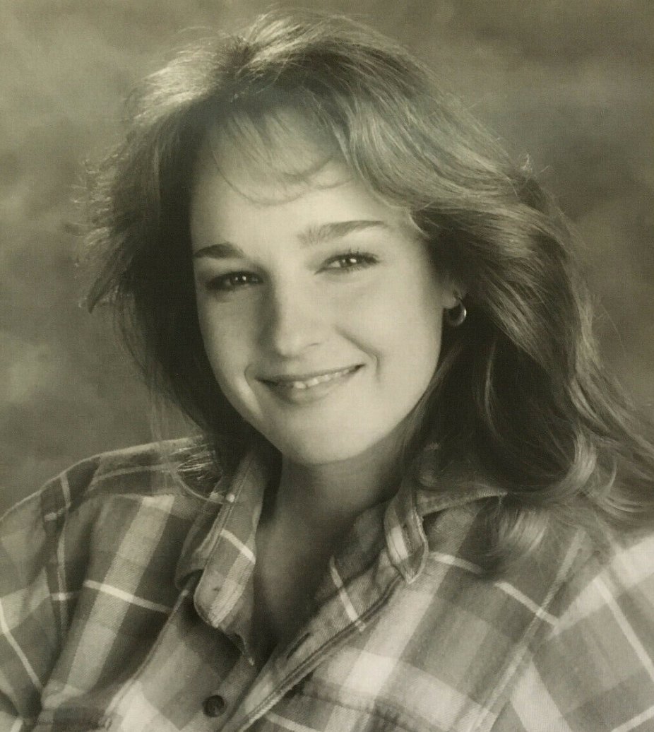 @Gibboanxious 'An early headshot of Helen Hunt from the 1987 film 'Project X.' Hunt, who won the #BestActress Oscar for her terrific lead performance in 'As Good As It Gets,' was born on this date in 1963 in Culver City, California.  

#HelenHunt'

— @EveryOscarEver