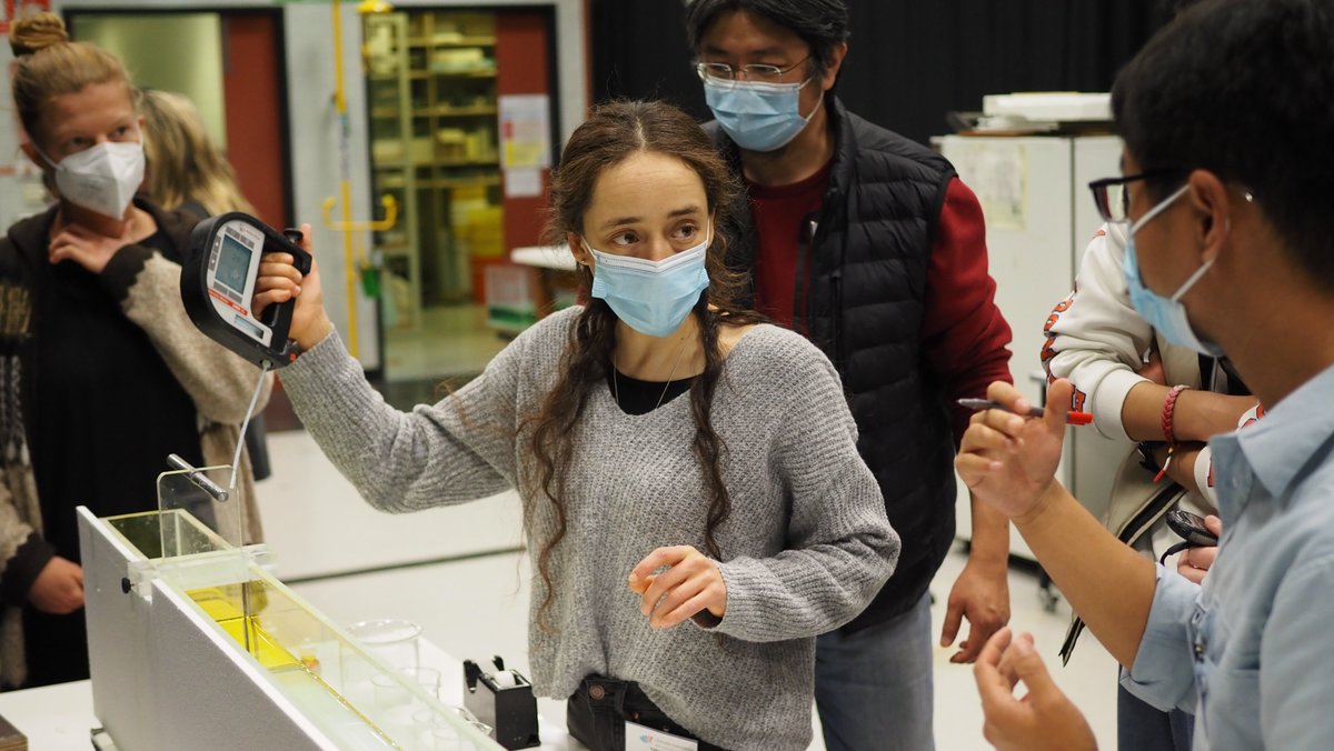 ClimateExtremes's tweet photo. Next week our Winter School heads to Hobart! Last year (pictured) students learned about geophysical fluid dynamics and Australia's supercomputer Gadi. In Hobart, students will learn about ice core research and observations in the climate system. https://t.co/i6GzlSrenK