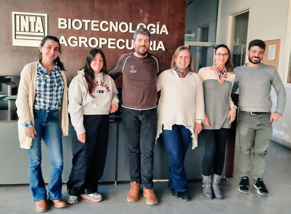 eleonoracampos4's tweet photo. Un placer recibir a Juan Miguel Romero García de @tep233 en el @iabimo para explorar nuevas colaboraciones 🇦🇷🇪🇸 en el área de biorrefinerías celulósicas #biomass #enzymes #EABLab https://t.co/s9g7GRqBkg