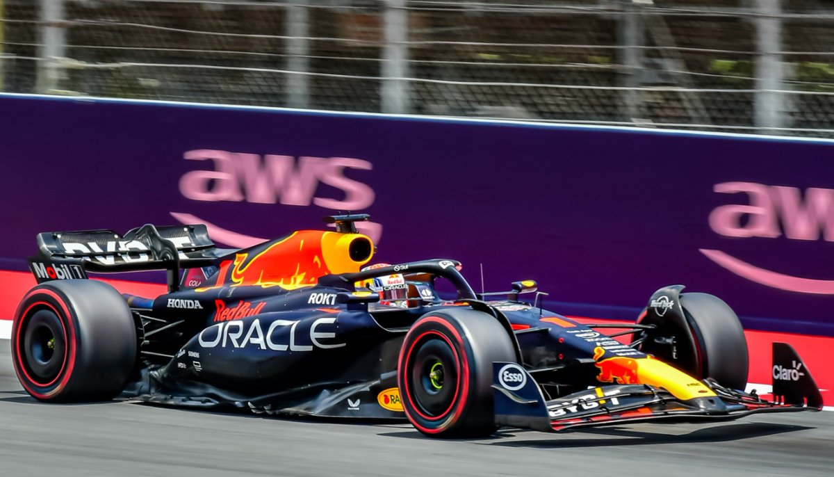 JMELLIDEZ's tweet photo. F1 SpanishGP '23, Max Verstappen, Red Bull Racing
•
#f1 #formula1  #redbull #formulauno #mercedesamgf1 #grandprix  #redbullracing #maxverstappen #Racing #race #hondaracing #motorsport  #taulaprivilege #mellidez https://t.co/OHiIZD44vw
