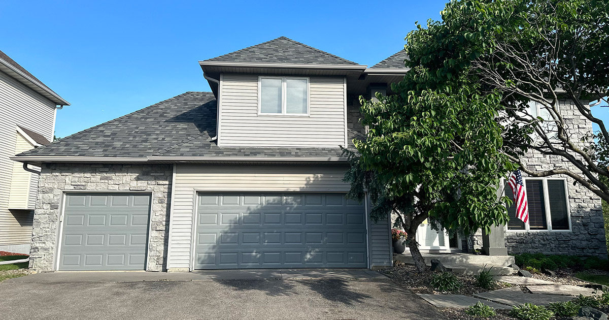 LightningRestMN's tweet photo. Taking care of business, one home at a time. We’re your go-to home exterior contractor! ⚡️ https://t.co/ljnOsBDtjU