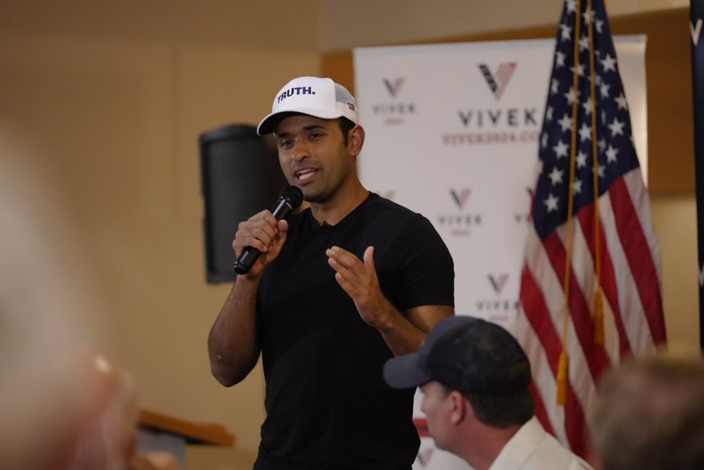 VivekGRamaswamy's tweet photo. Eliminate affirmative action. Dismantle climate religion. 8-year limits for federal bureaucrats. Shut down worthless federal agencies. Declare Total Independence from China. Annihilate the drug cartels. Make political expression a civil right. No CBDCs. Revive merit & excellence.
📍Davenport, Iowa