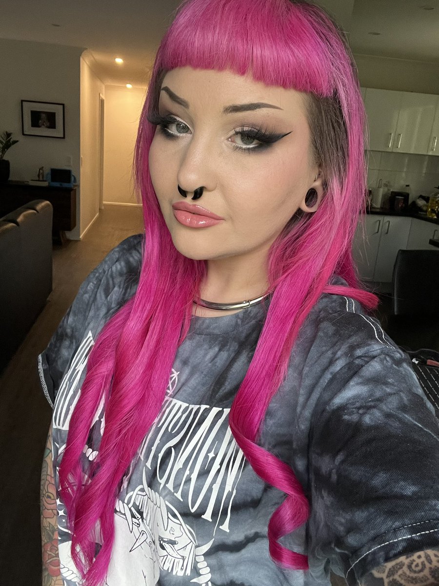 Arachnie 🕷MELB AUG 3-6 on Twitter: "2013-2023. Do you prefer young