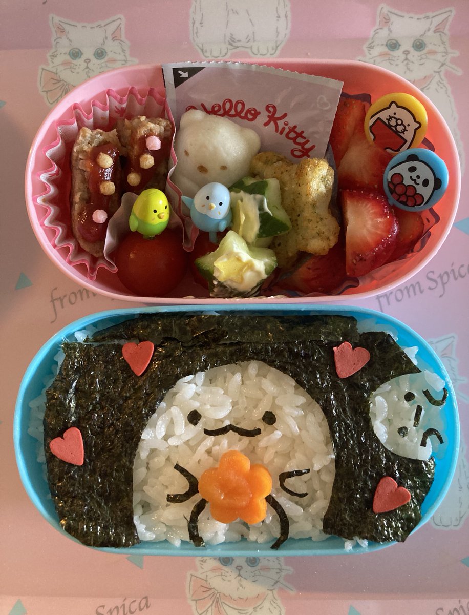 tsuki_akarinko's tweet image. 先週雨で延期からの
今日は晴れの遠足
晴れたら晴れたで熱中症やら
食中毒やら心配な母‥
手を何回も洗って作ったよー
「白いとかげでいいよ」と
言ってくれたのでモノクロすみっコ
＃すみっコぐらし弁当
＃本日のお弁当　＃とかげ