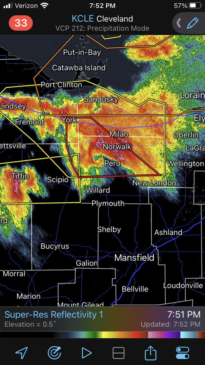GaryWxCLE's tweet photo. Pronounced hook echo just SW of Norwalk in Huron County OH. https://t.co/MnRCzcLQY5