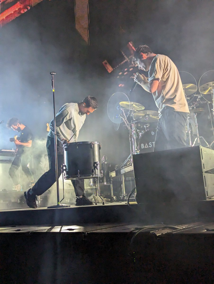 JMorgando's tweet photo. It's been a hot minute, thanks for a lovely show @bastille @bastilledan @CharlieBarnes @Woodythedrum @Kyle_JSimmons @willyfarquarson https://t.co/9XB3OBqBEe