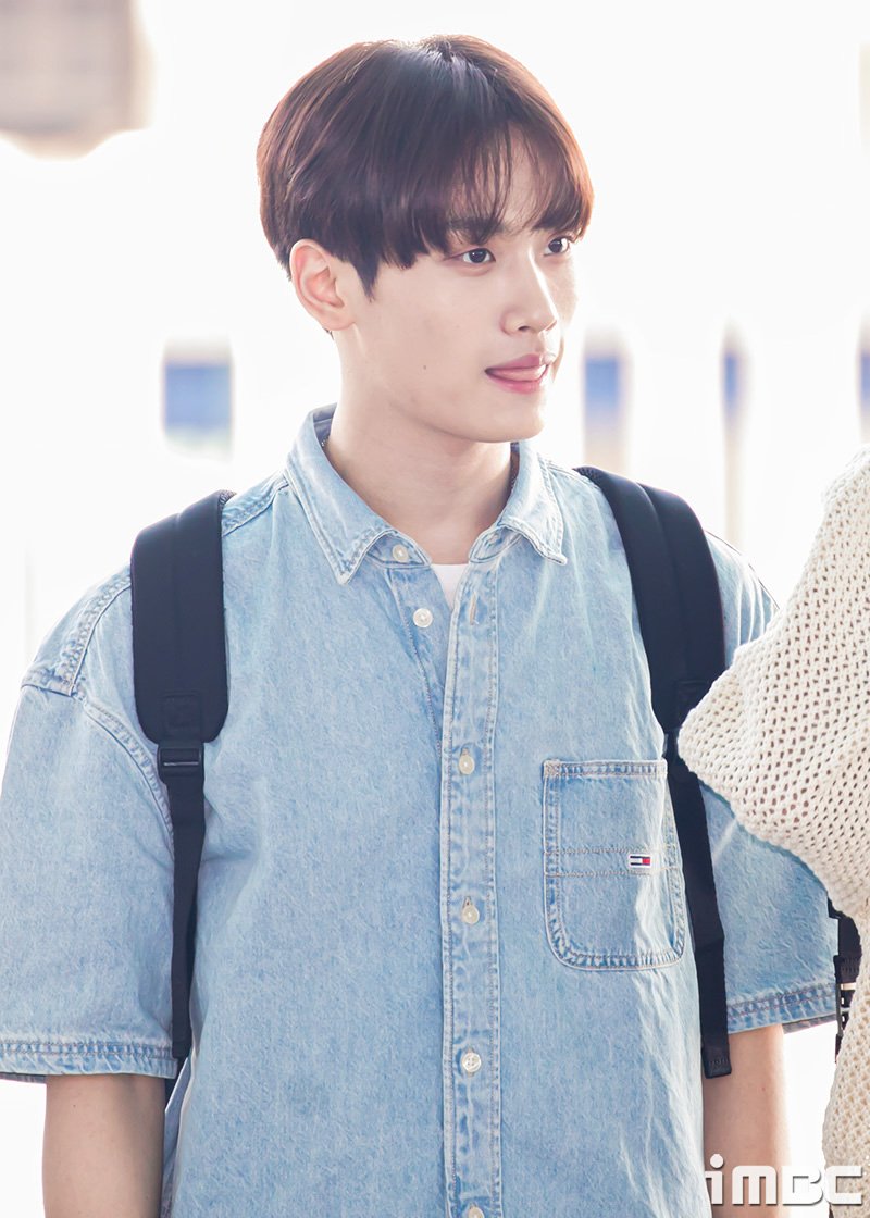 imbcenews's tweet photo. 보이즈플래닛 금준현, 출국 햄볶아요~ #보이즈플래닛 #BOYSPLANET #금준현 #KUMJUNHYEON [iMBC 직찍]
https://t.co/TcvvRPLQDc https://t.co/zThEJCFnGM