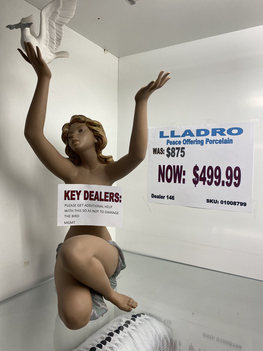 PhxBrass's tweet photo. Lladró Porcelain stoneware figurine of a naked woman lifting a white dove with her bare hands. CASE 72 -Brass Armadillo in Phoenix, Arizona 85029
Height (cm) 56 Widht (cm) 27 Lenght (cm) https://t.co/pqmkhHvzbP