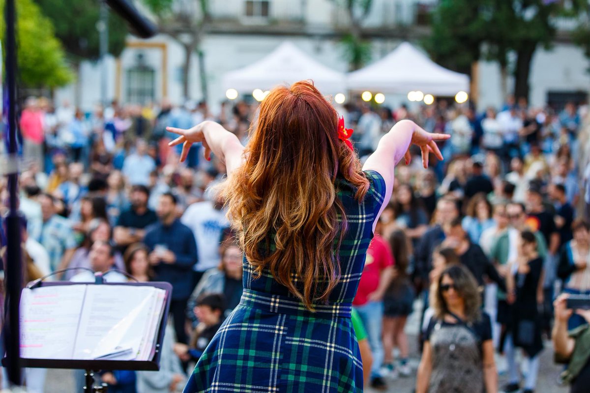 GermanBeardo's tweet photo. 🙋♂🙋♂🙋♂ ¡Hola! Te cuento que mañana viernes arranca el #MonkeyWeekend #ElPuerto 2023 🙈. ⏩ Con dos días llenos de música y actividades por toda la ciudad. ⏩ Con nuevos escenarios como una pista de coches de choque, la fábrica de harinas El Vaporcito, la bodega de https://t.co/gw2yXN0Jbh