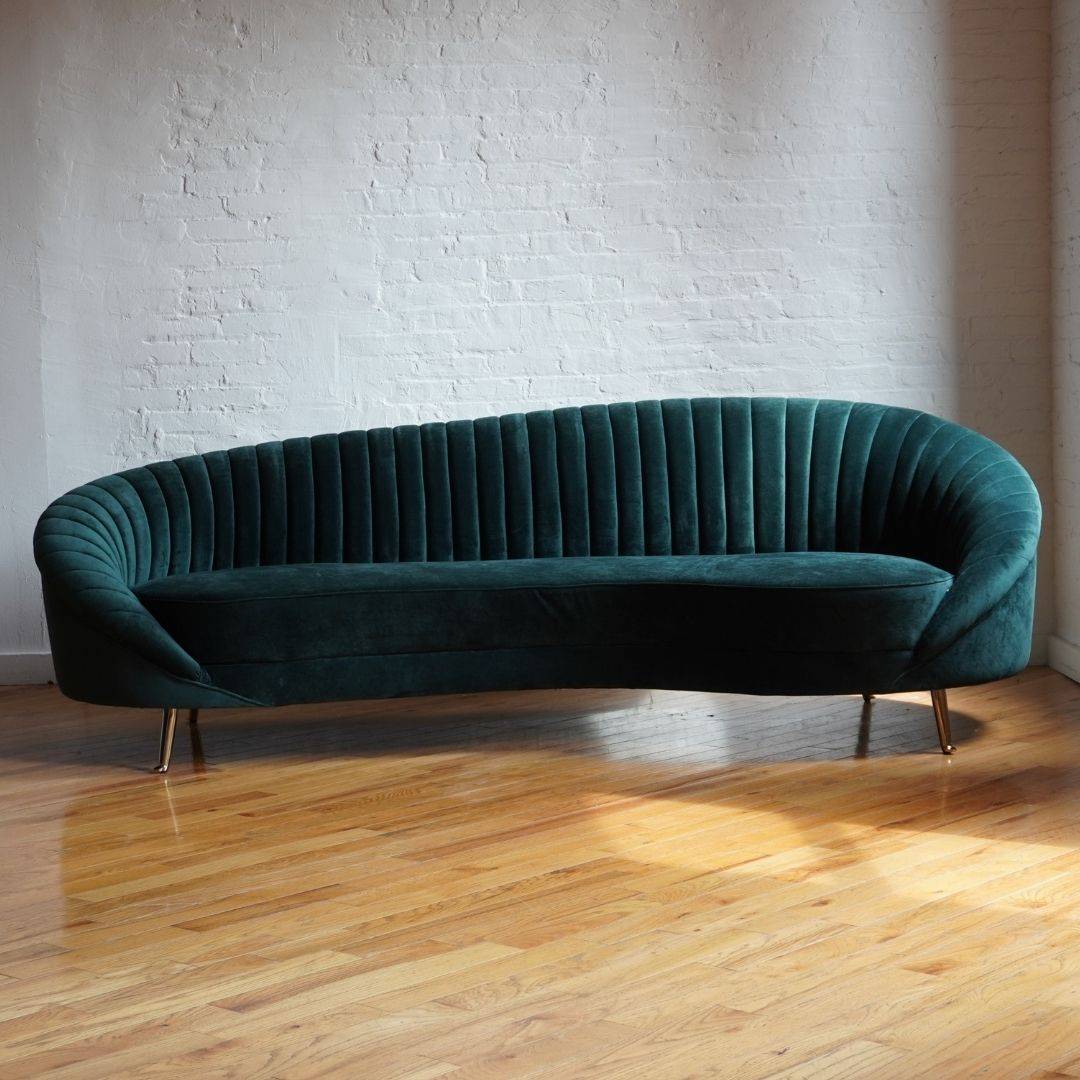 BrooklynSpaceCo's tweet photo. Elegant Monroe in our gorgeous evergreen velvet.

In-stock and available now for 5-7 day delivery. https://t.co/SJZl0RPeCQ